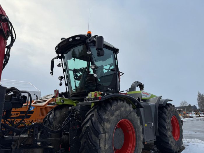 IMG-20250227-WA0019 Claas Xerion 4000 and Doppstadt Hacker 812Q - Image 2